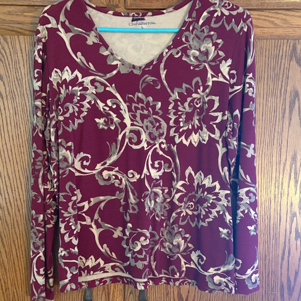 Long sleeve burgundy floral t-shirt size large